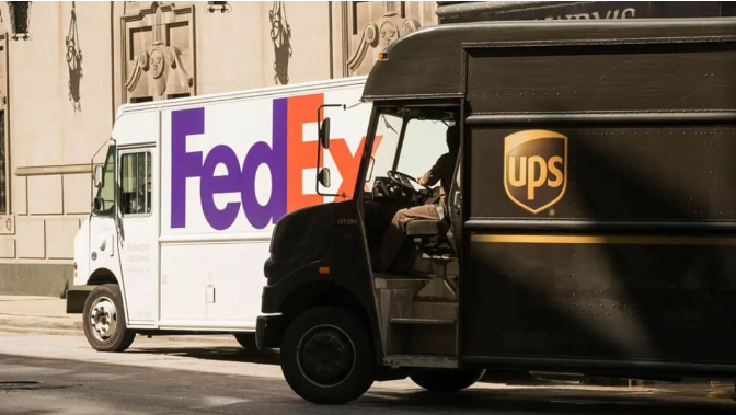 UPS与联邦快递恢复对中国进口货物加收附加费